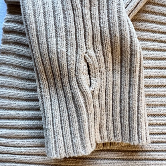 Isalis Ribbed Long Sleeve Cropped Turtleneck Sweater - Picture 8 of 11